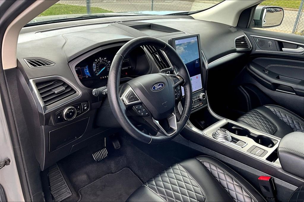 Used 2024 Ford Edge Titanium AWD/4WD image 17