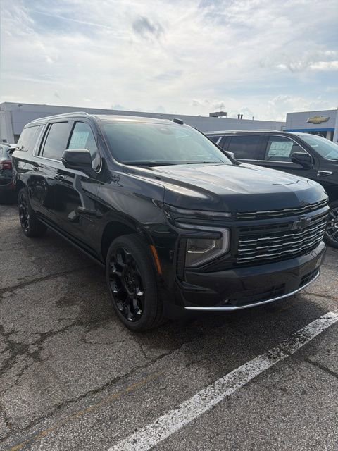 New 2026 Chevrolet Suburban High Country image 3