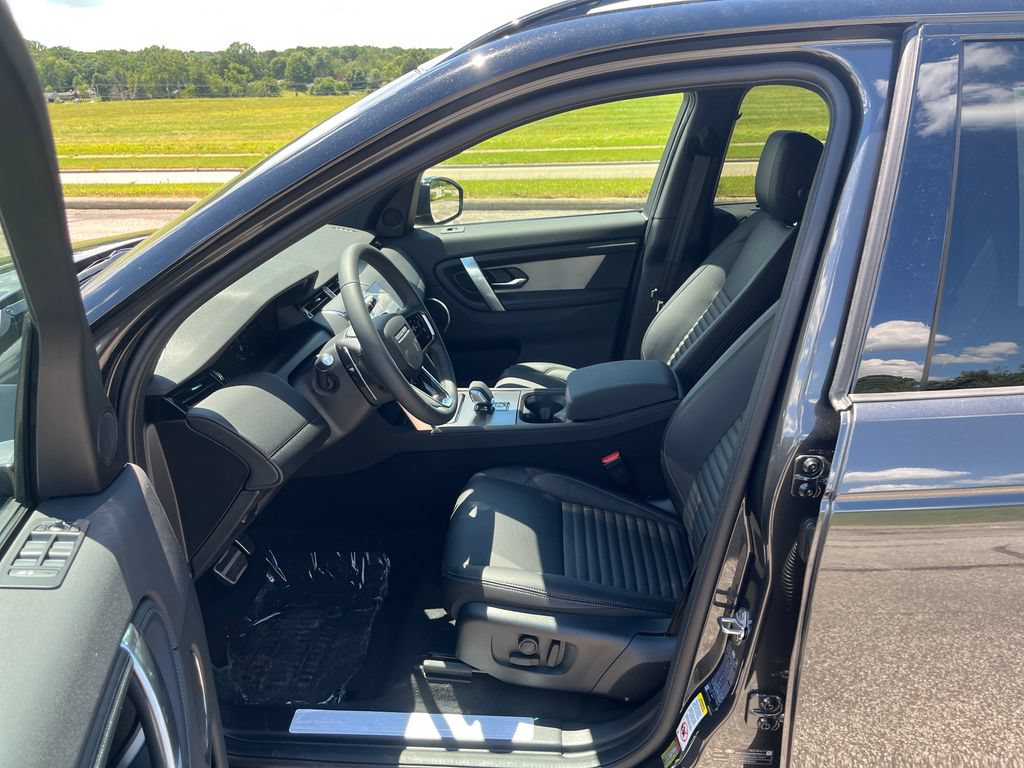 New 2026 Land Rover Discovery Sport Landmark AWD/4WD image 9