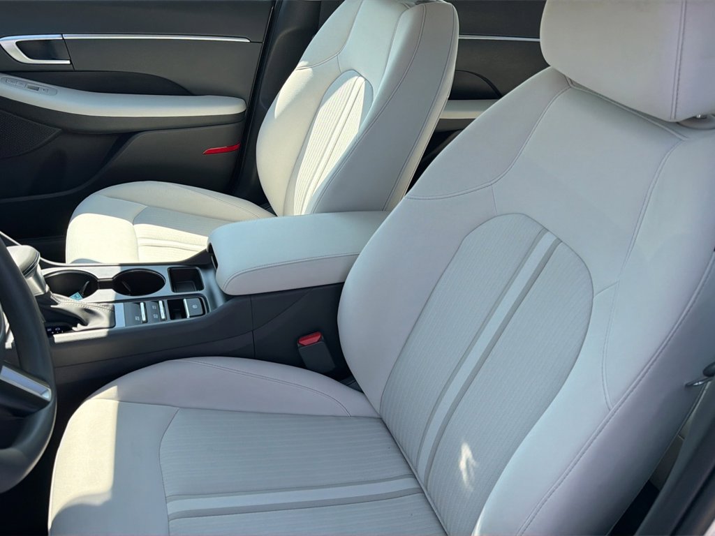 Certified 2025 Hyundai Sonata SE FWD image 19