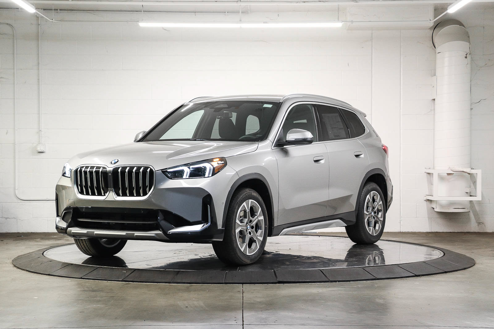 New 2026 BMW X1 xDrive28i w/ Convenience Package AWD/4WD image 3