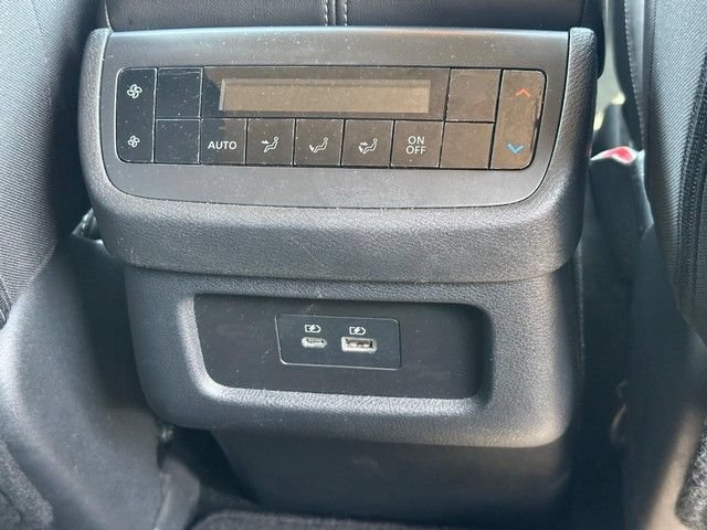 Used 2025 Nissan Pathfinder SV AWD/4WD image 15