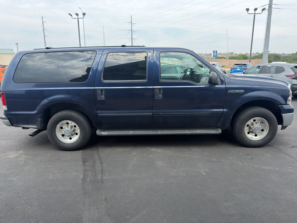 Used 2005 Ford Excursion XLT RWD image 5
