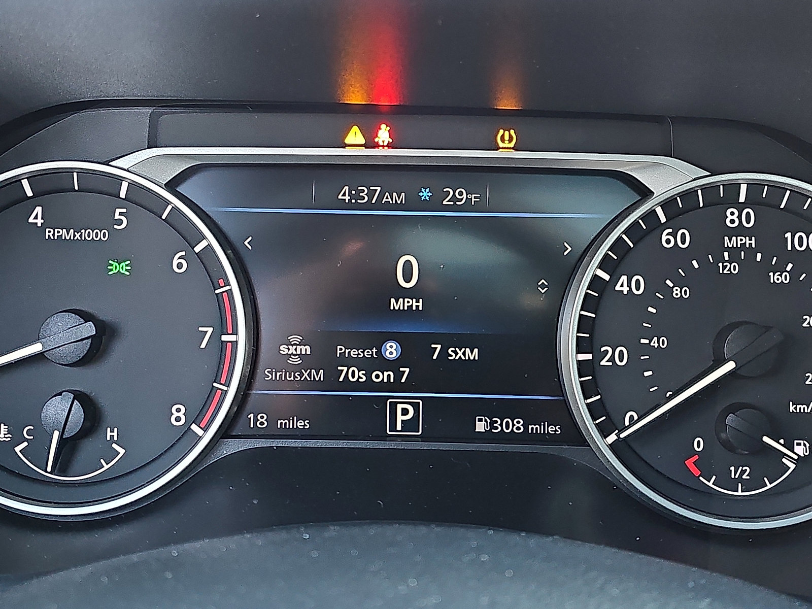 Used 2025 Nissan Sentra SR w/ SR Premium Package FWD image 21