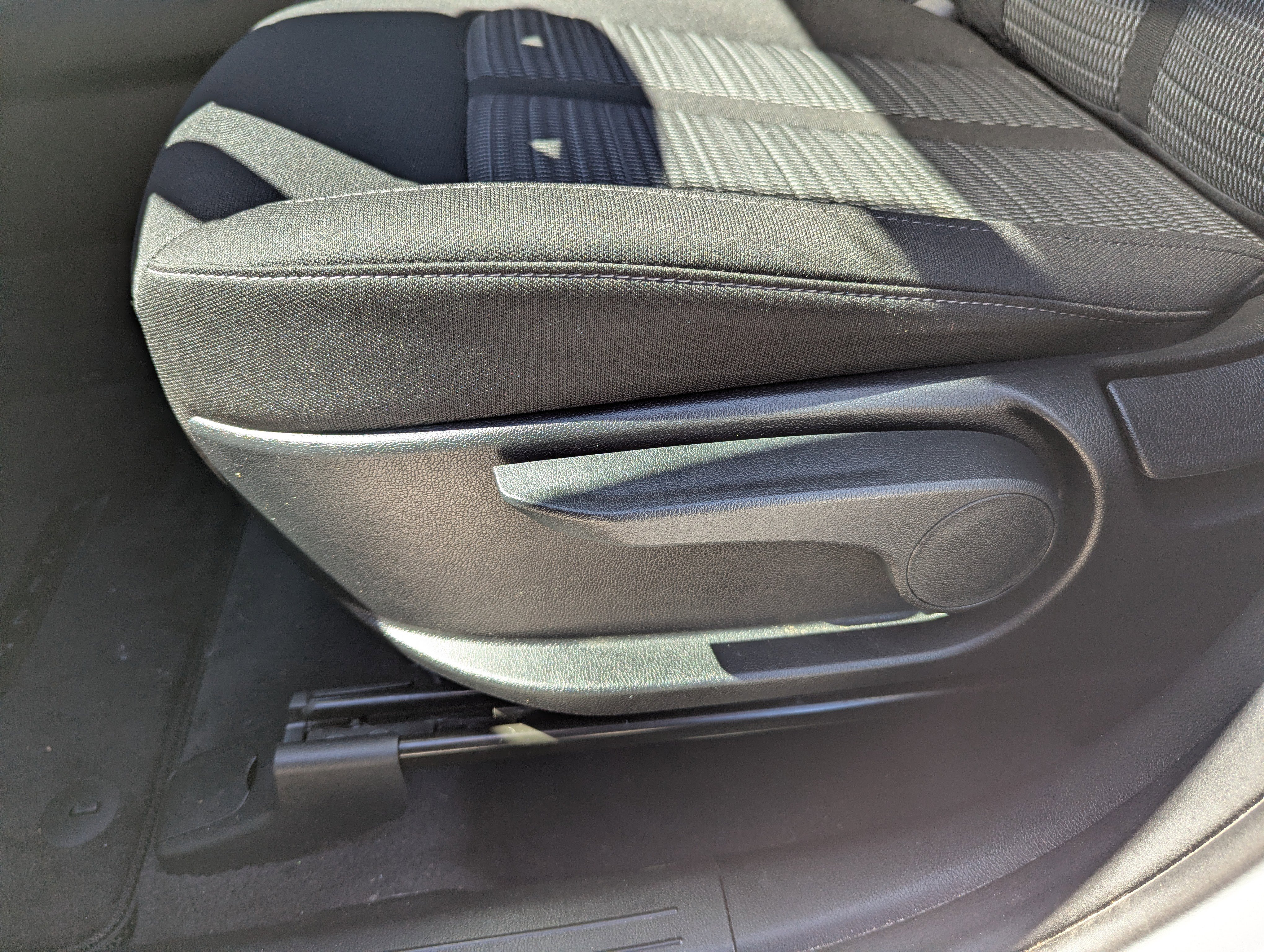 Certified 2025 Kia Sorento LX image 20