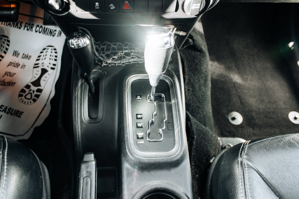 Used 2015 Jeep Wrangler Unlimited Sport AWD/4WD image 18