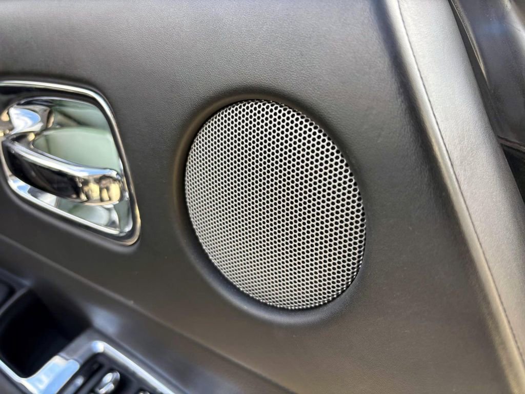 Certified 2018 Rolls-Royce Dawn image 12