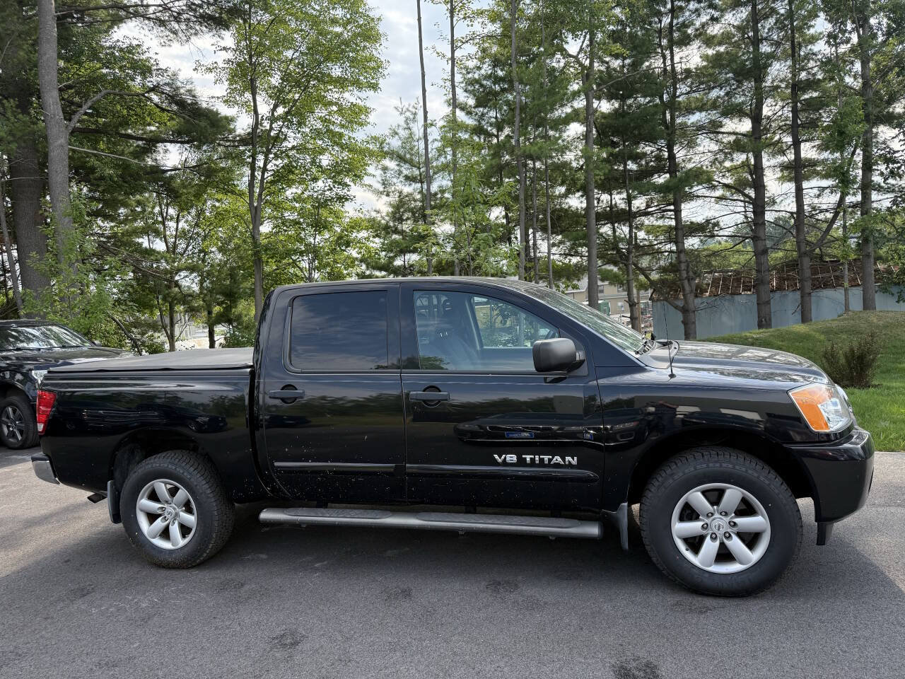 Used 2015 Nissan Titan SV AWD/4WD image 5
