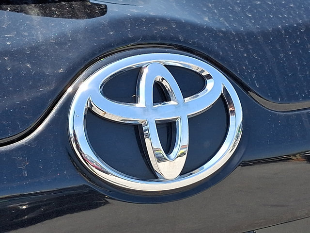 Used 2011 Toyota Matrix FWD image 29