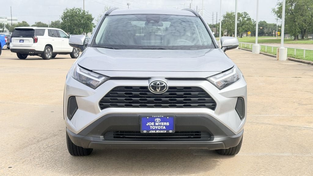 Used 2025 Toyota RAV4 XLE FWD image 3