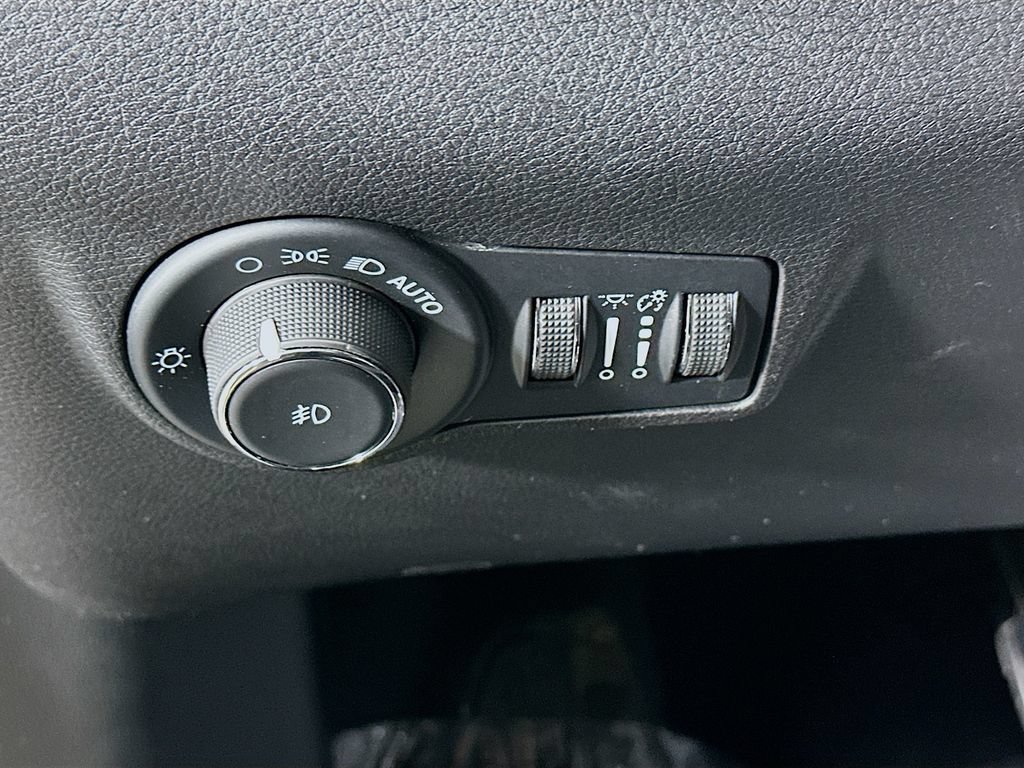 Certified 2023 Jeep Compass Limited AWD/4WD image 17