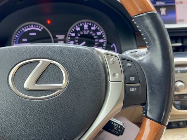 Used 2015 Lexus ES 300h w/ Navigation System Package FWD image 18
