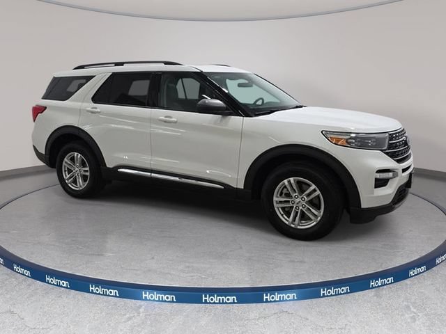 Used 2023 Ford Explorer XLT w/ Equipment Group 202A AWD/4WD image 4