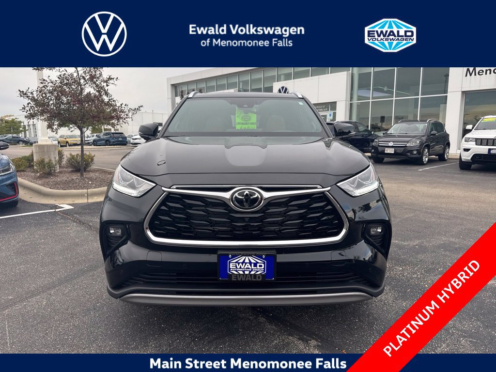 Used 2026 Toyota Highlander Platinum AWD/4WD image 2
