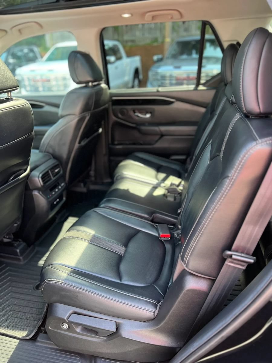 Used 2024 Honda Pilot Touring image 13