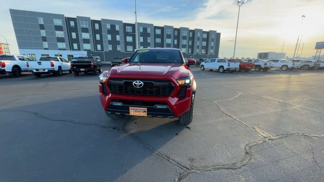 Used 2025 Toyota Tacoma TRD Off-Road image 3