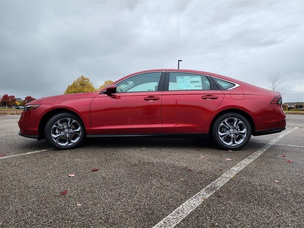 Used 2024 Honda Accord EX image 11