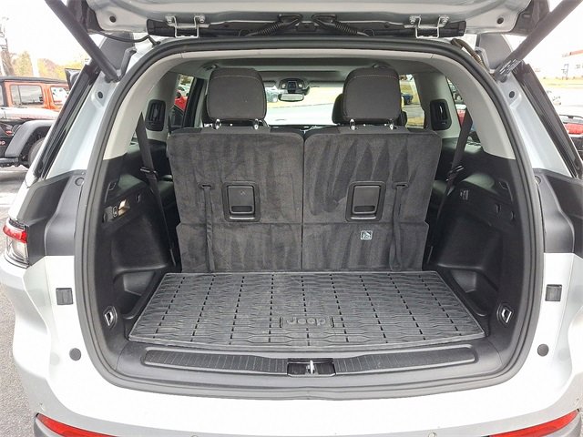 Used 2021 Jeep Grand Cherokee L Laredo w/ Luxury Tech Group I image 29