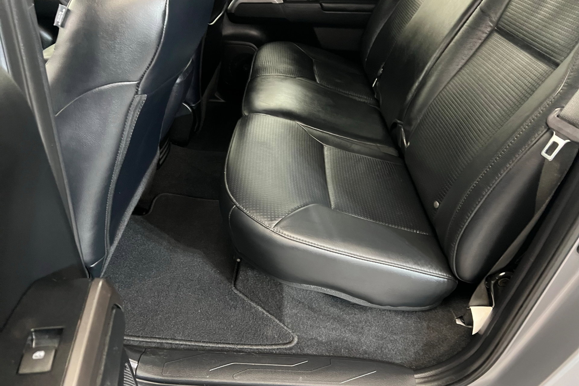 Used 2021 Toyota Tacoma Limited image 22