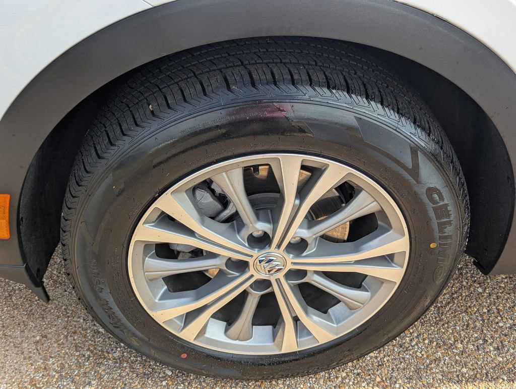 Used 2023 Buick Envision Preferred image 27