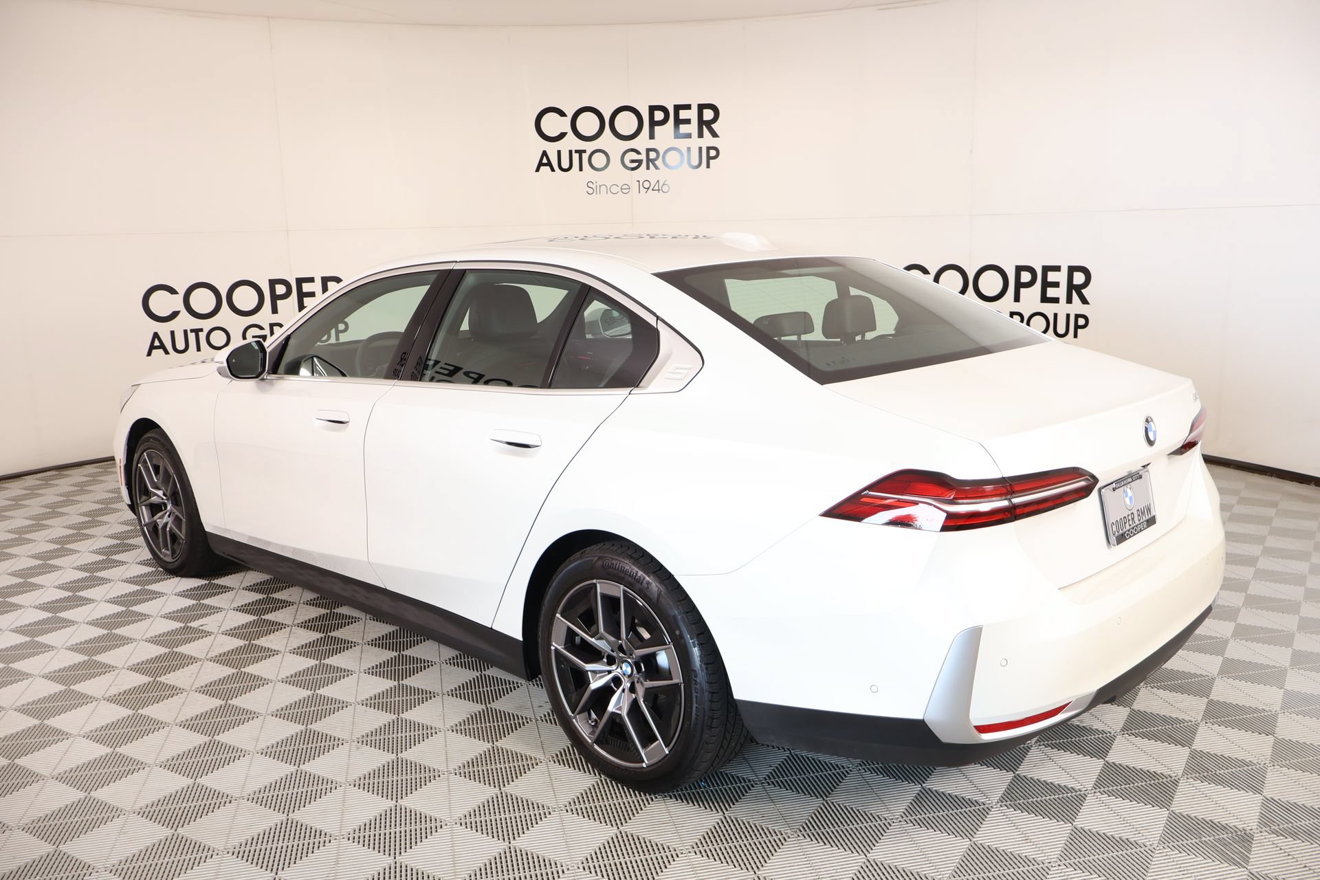 Used 2026 BMW 530i RWD image 24