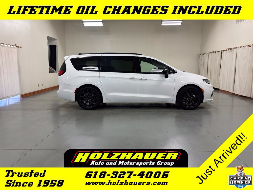 Used 2025 Chrysler Pacifica Limited