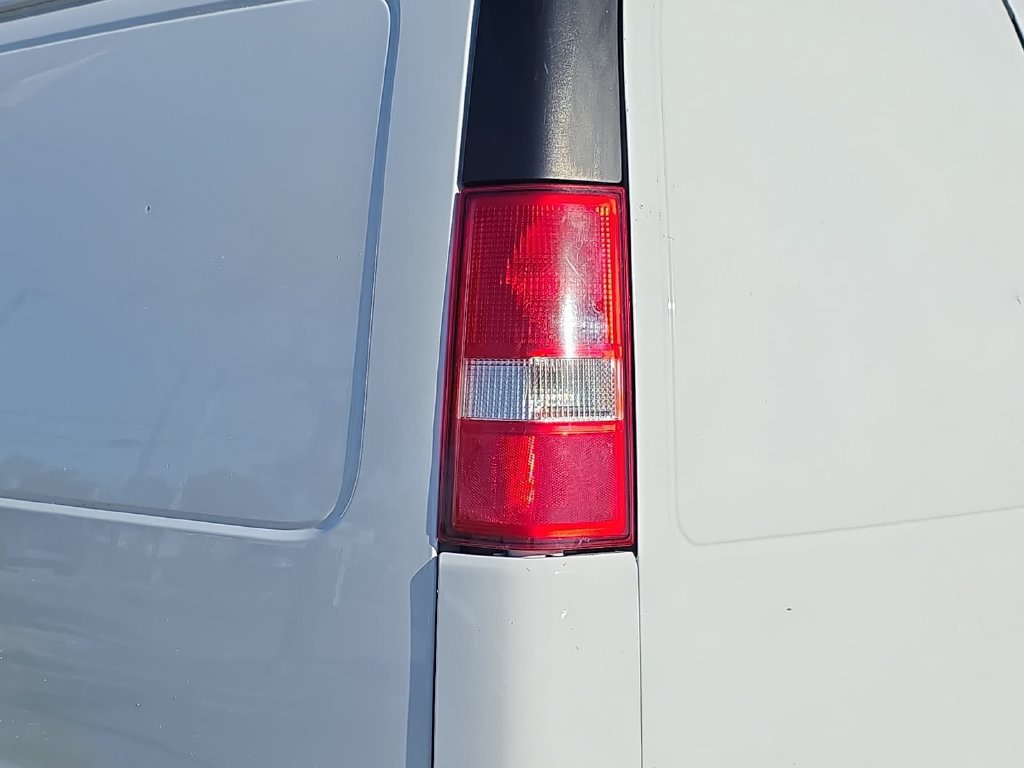 Used 2022 GMC Savana 3500 Extended RWD image 32
