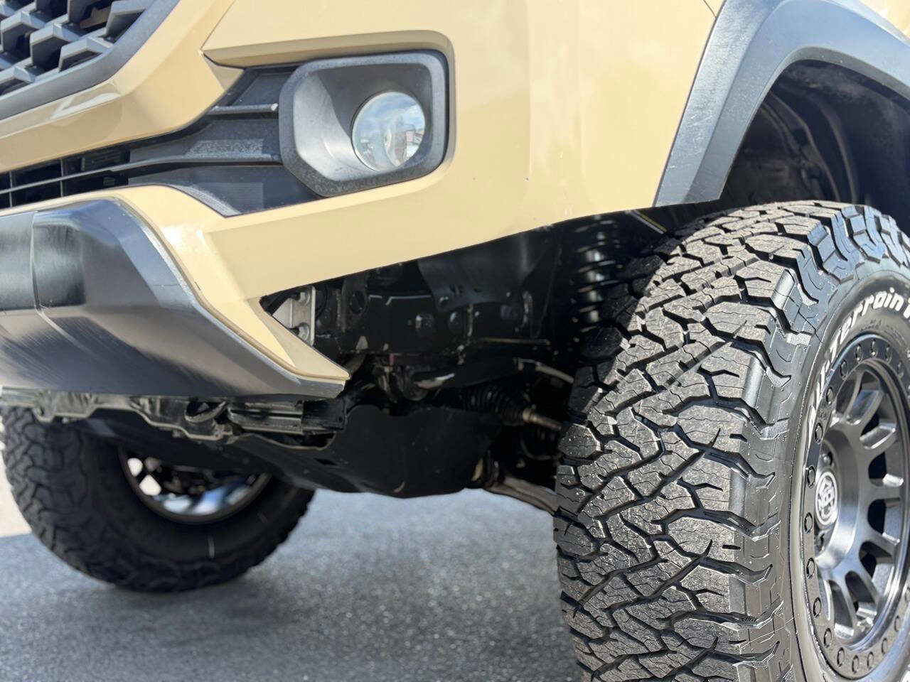 Used 2020 Toyota Tacoma TRD Off-Road w/ Technology Package AWD/4WD image 27
