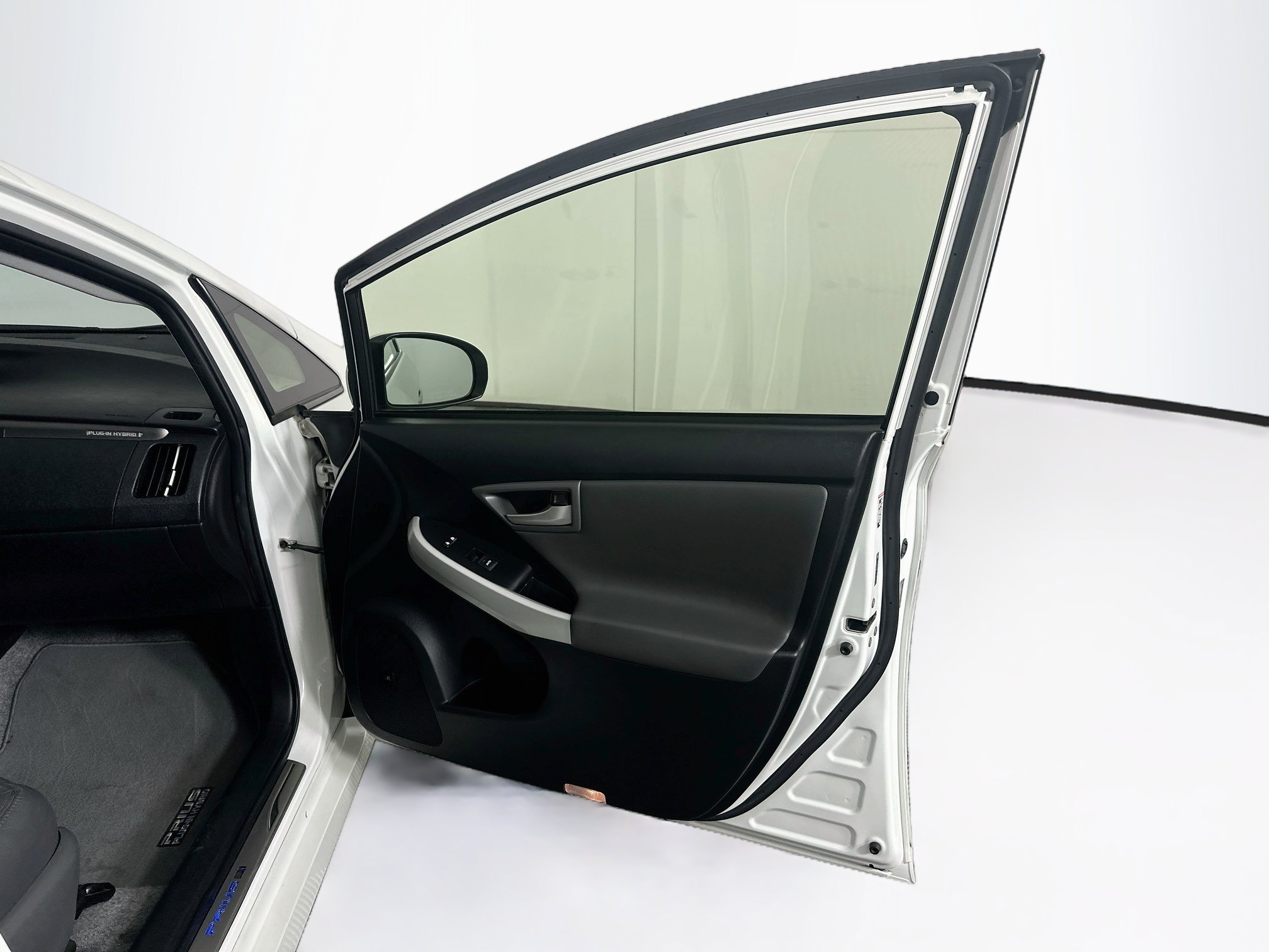 Used 2012 Toyota Prius Prime Advanced FWD image 31