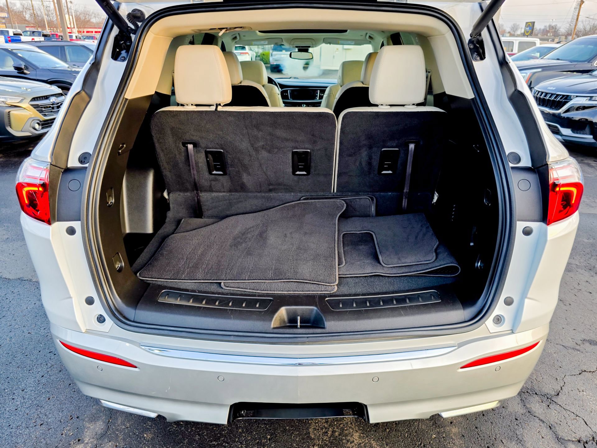 Used 2022 Buick Enclave Essence w/ Experience Buick Package image 44