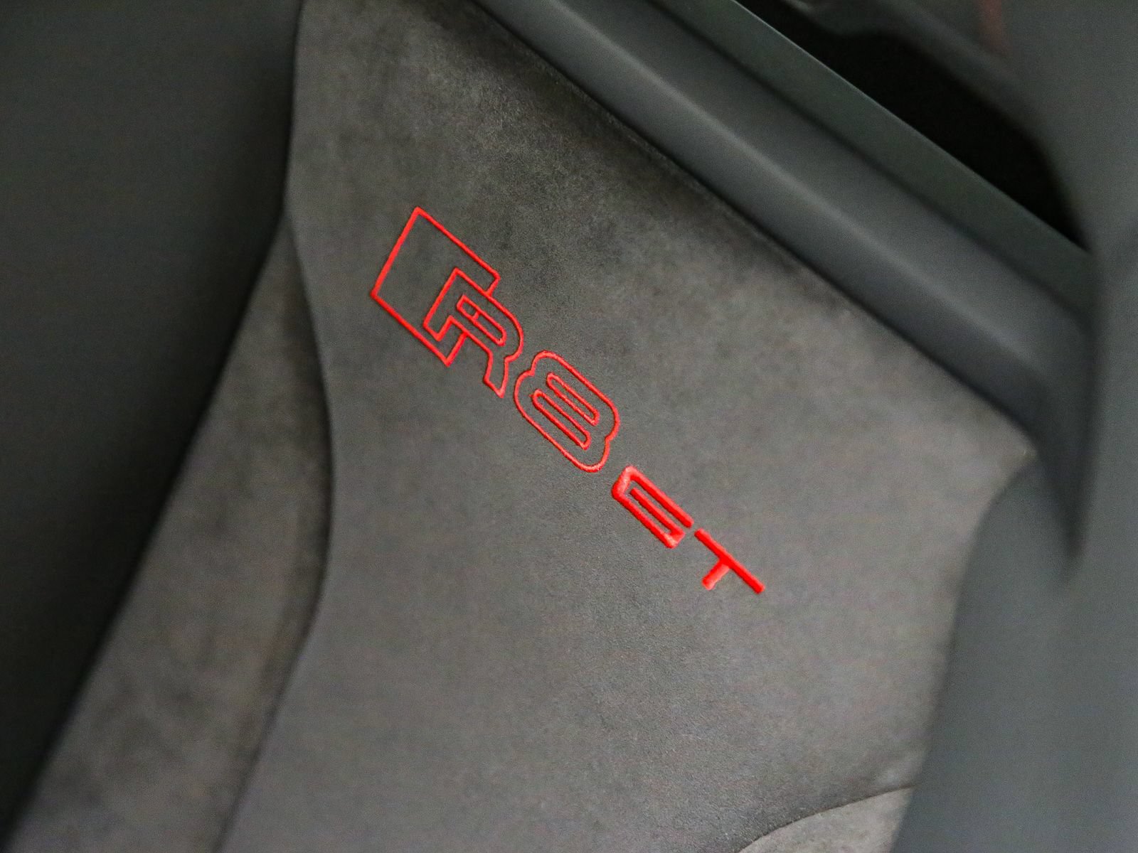 Used 2023 Audi R8 V10 GT RWD image 48