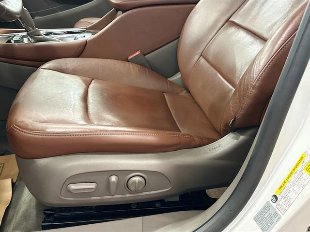 Used 2016 Chevrolet Malibu Premier w/ Driver Confidence Package II FWD image 21