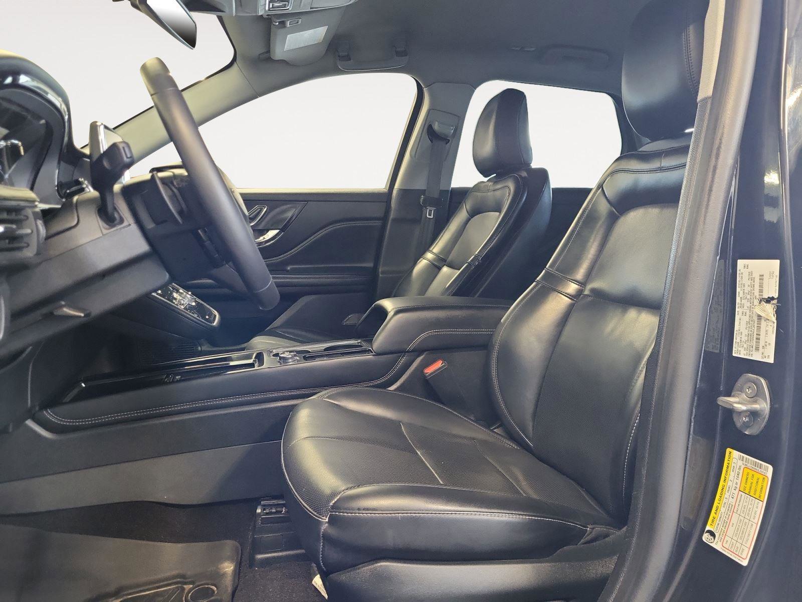 Used 2022 Lincoln Corsair Standard w/ Equipment Group 101A image 10