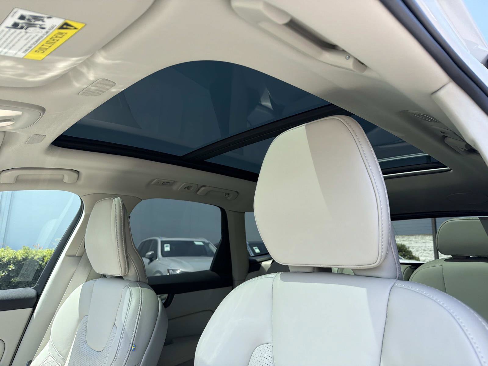 Certified 2023 Volvo XC60 T8 Ultimate w/ Protection Package AWD/4WD image 35