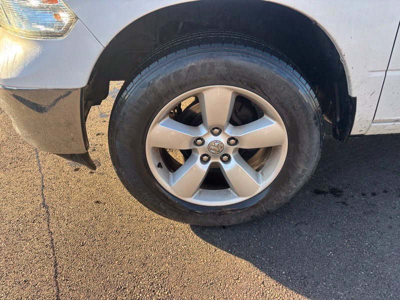 Used 2018 RAM 1500 Classic SLT AWD/4WD image 15