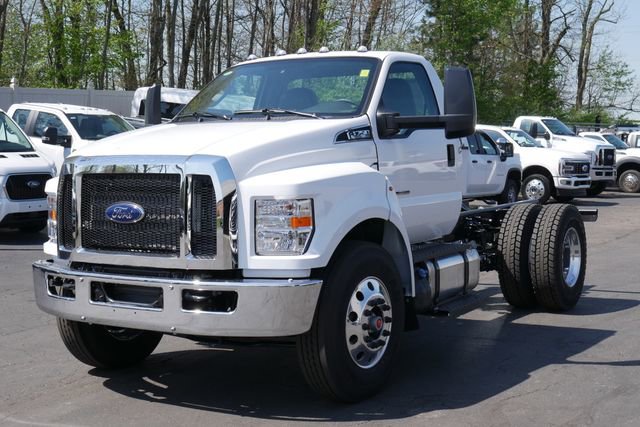 New 2027 Ford F750 2WD Regular Cab Super Duty image 4