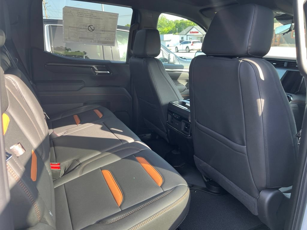New 2026 GMC Sierra 1500 AT4 w/ Technology Package AWD/4WD image 9