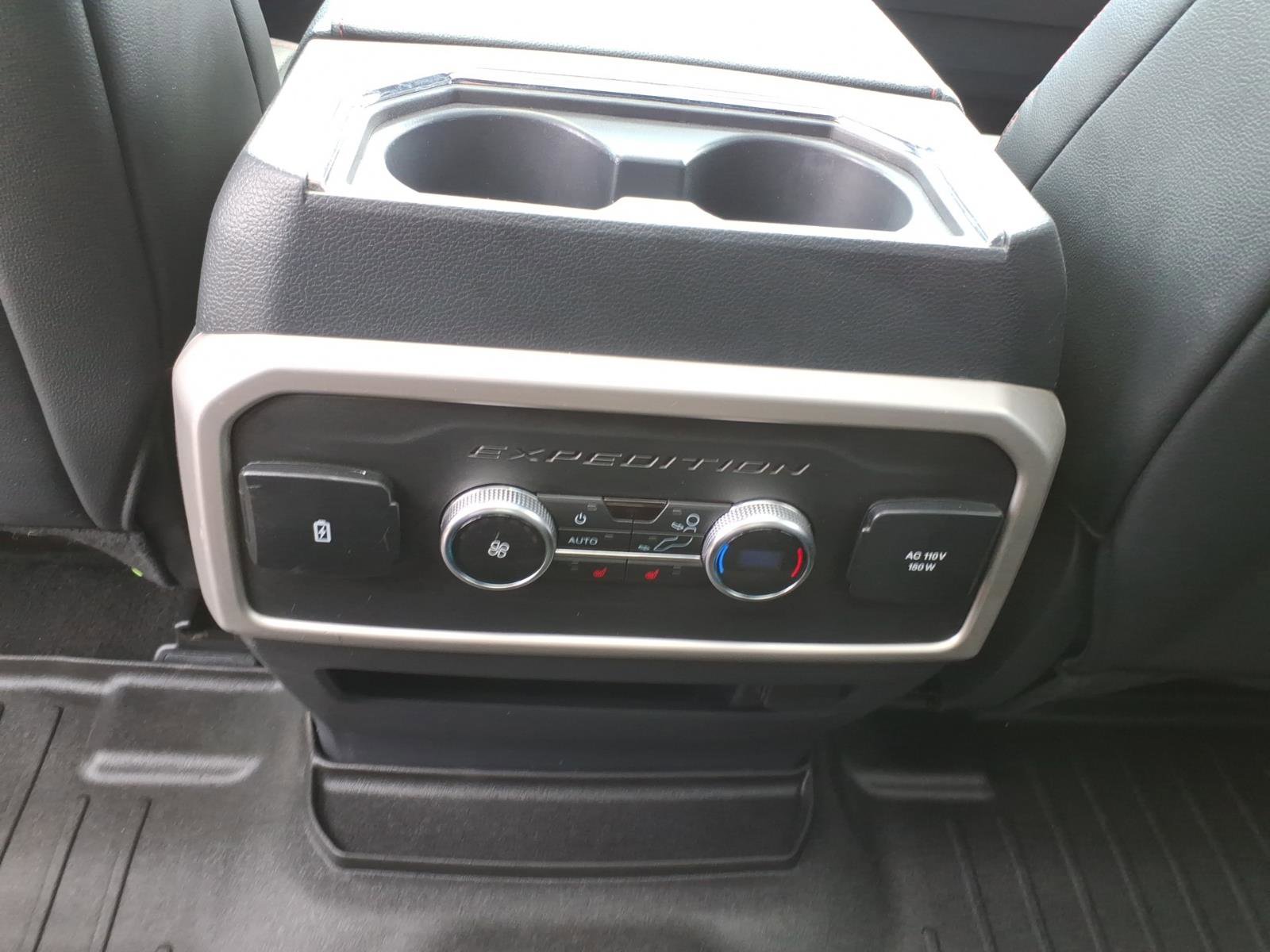 Used 2024 Ford Expedition Limited AWD/4WD image 16