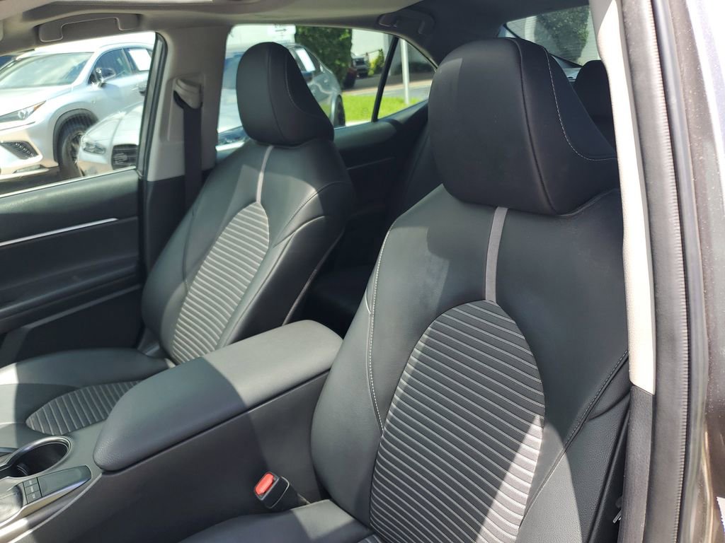 Used 2022 Toyota Camry SE w/ Audio Upgrade Package FWD image 20