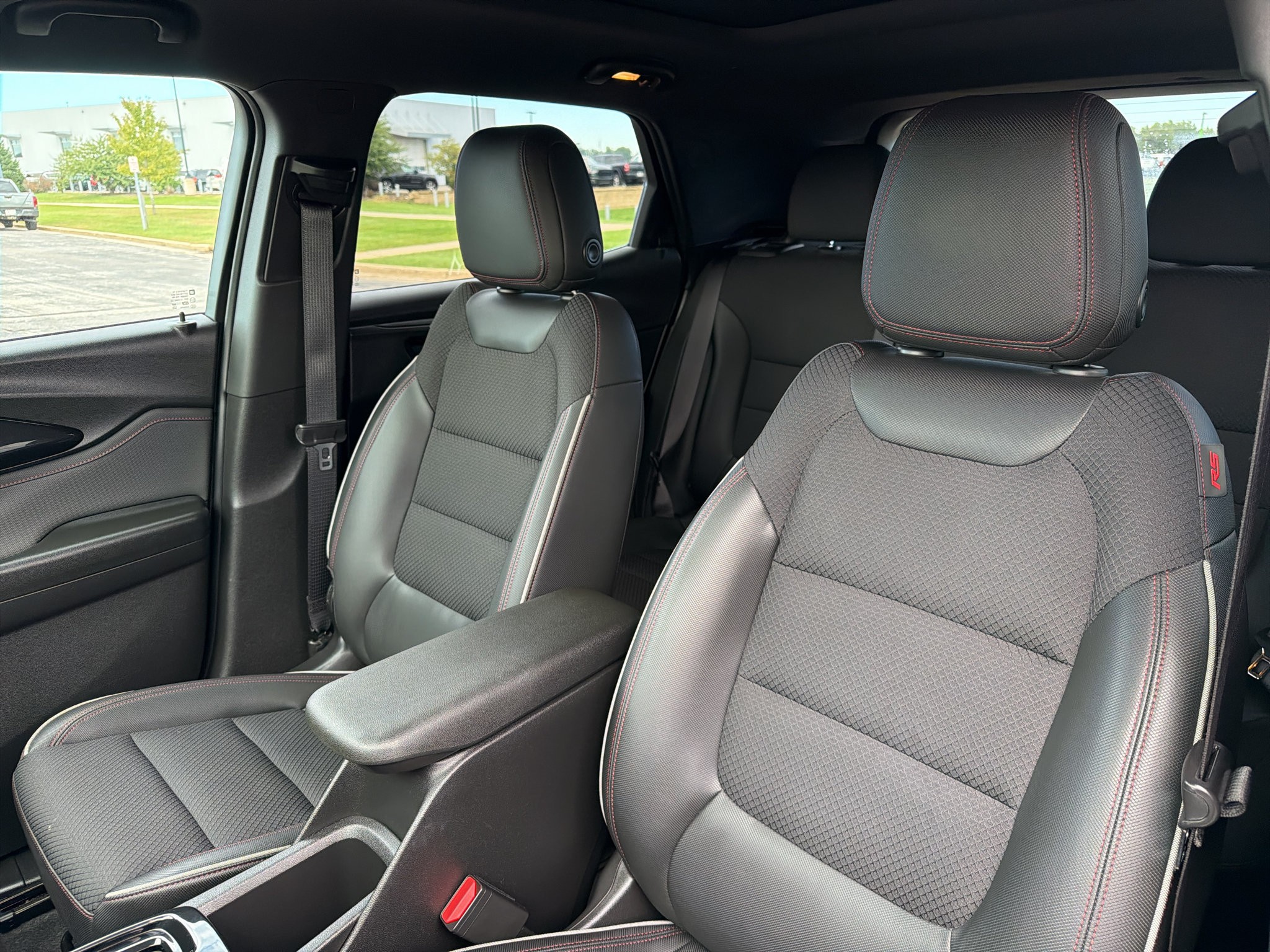 Used 2021 Chevrolet TrailBlazer RS w/ Sun and Liftgate Package AWD/4WD image 18