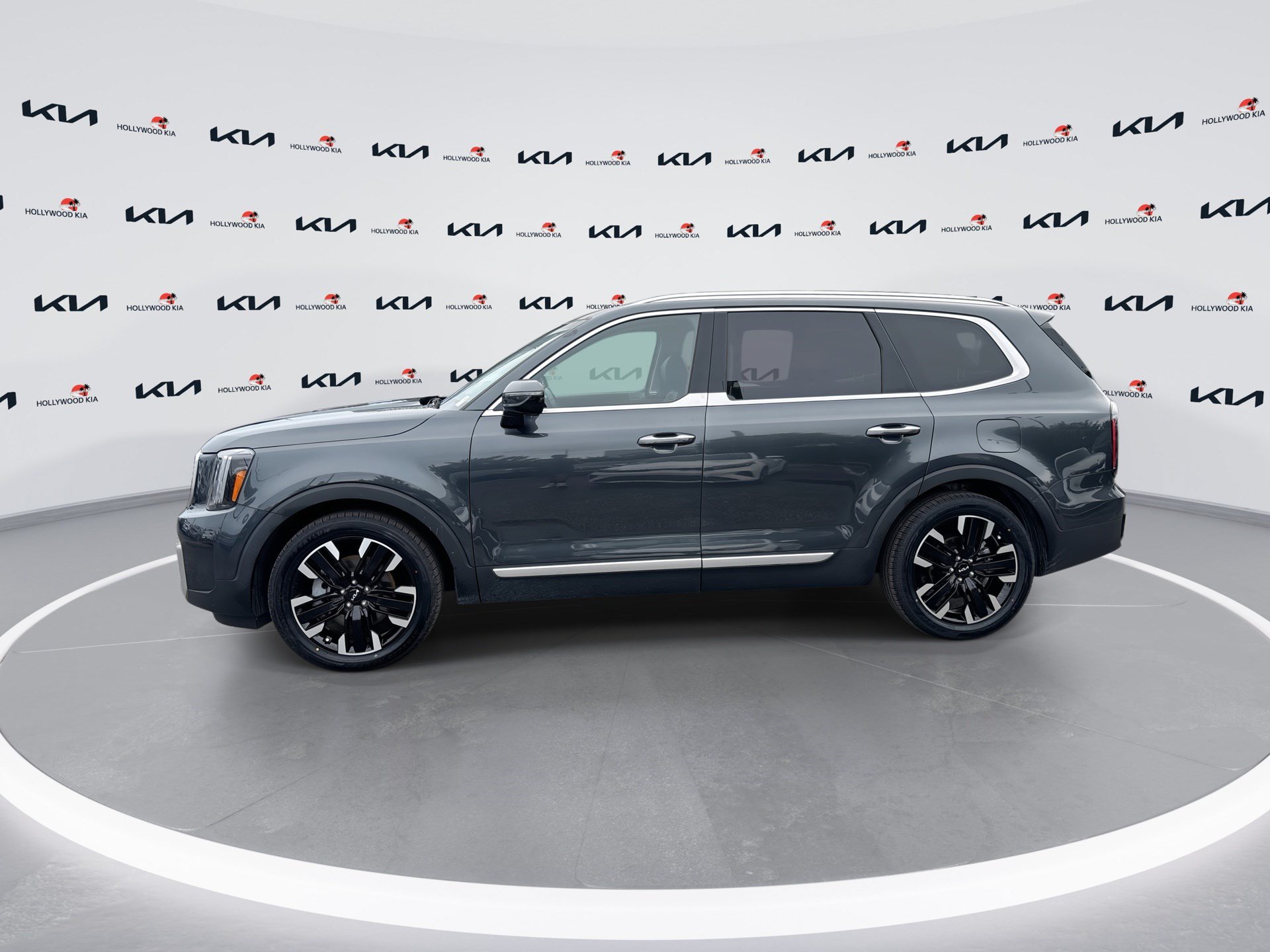 Certified 2024 Kia Telluride SX w/ Towing Package AWD/4WD image 5