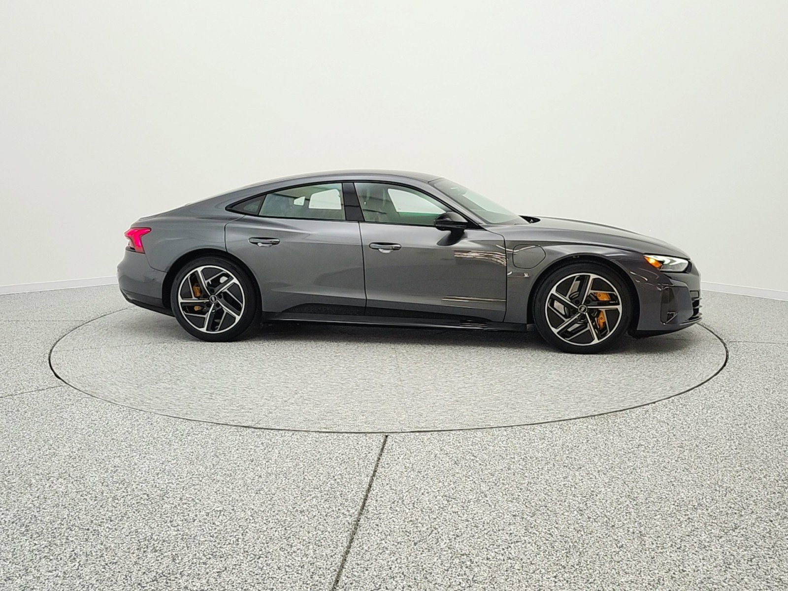 Used 2022 Audi RS e-tron GT image 4