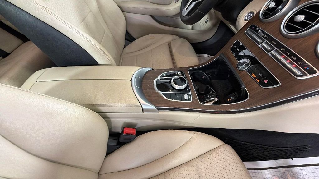Used 2019 Mercedes-Benz C 300 4MATIC Sedan image 34