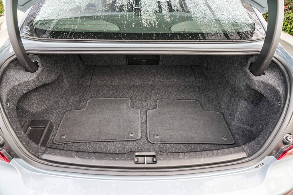 Used 2024 Volvo S60 B5 Core image 24