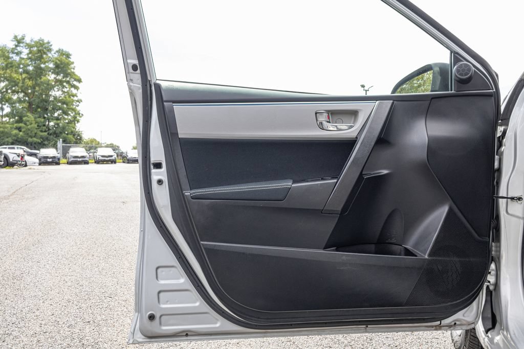 Used 2015 Toyota Corolla LE FWD image 27