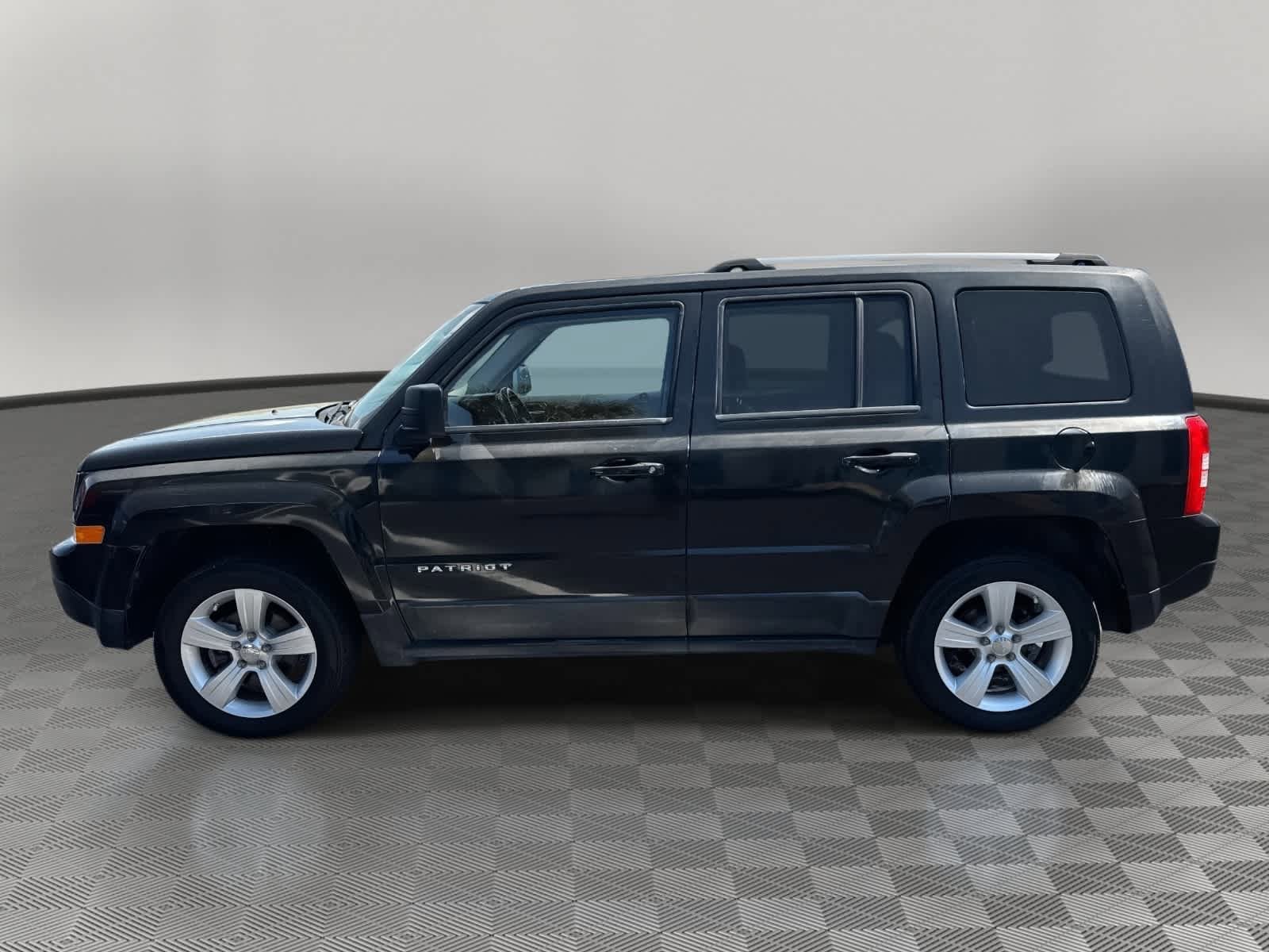Used 2011 Jeep Patriot Latitude FWD image 14