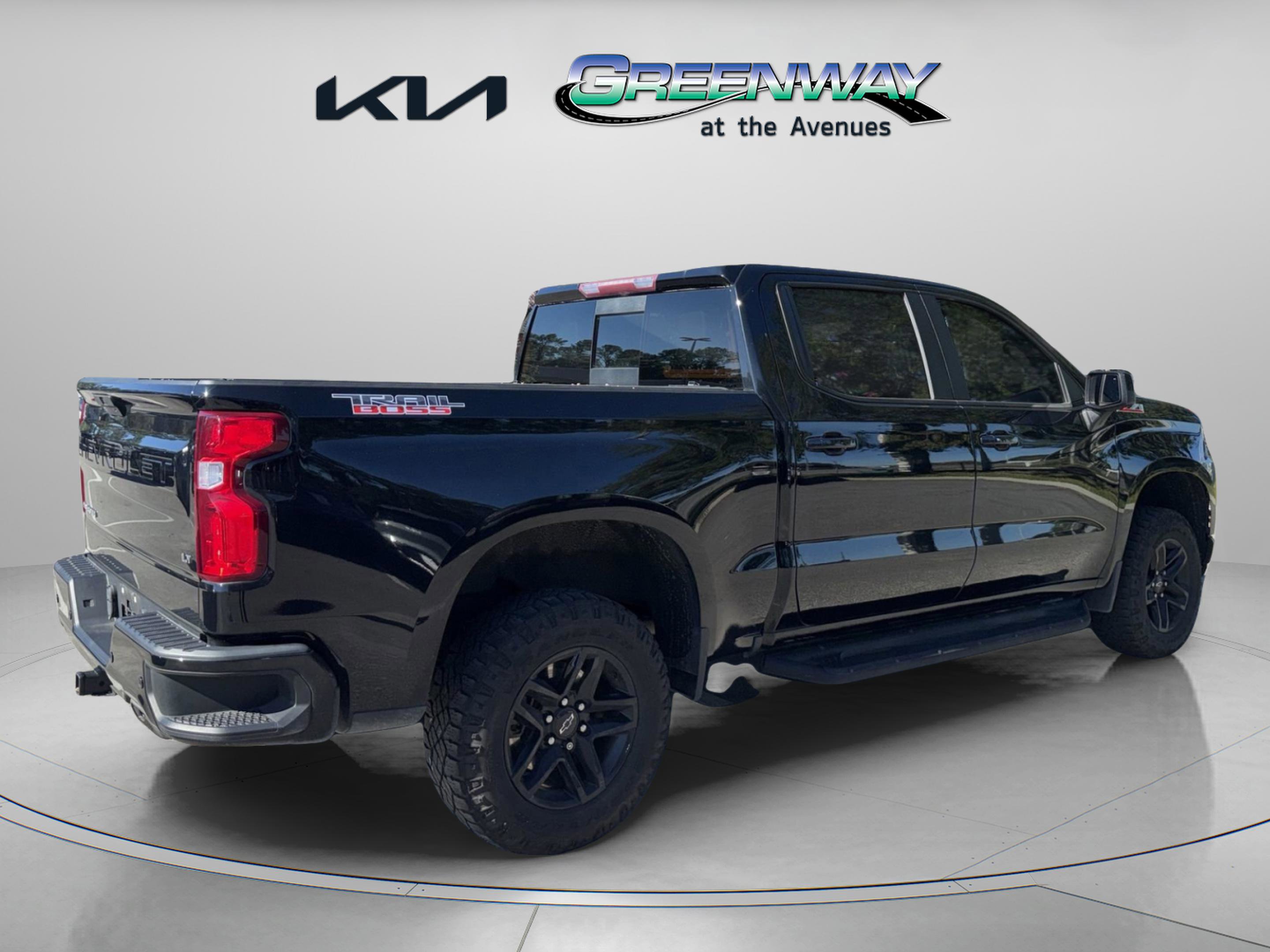 Used 2021 Chevrolet Silverado 1500 LT Trail Boss w/ Convenience Package II image 5