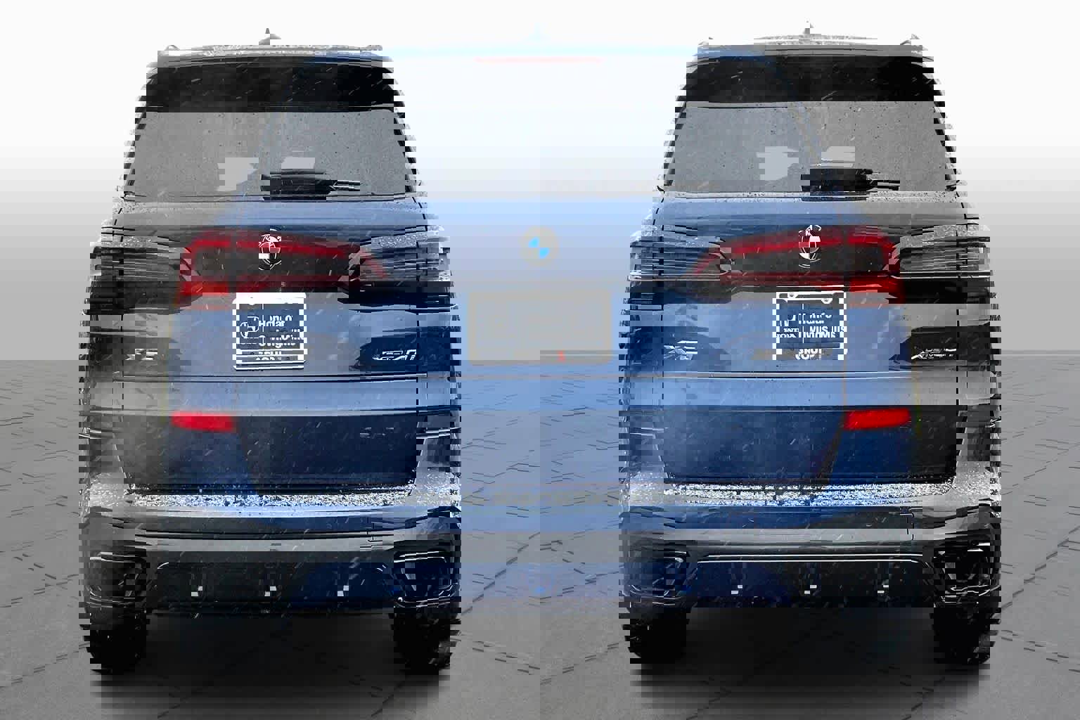 Used 2021 BMW X5 xDrive40i w/ M Sport Package image 4