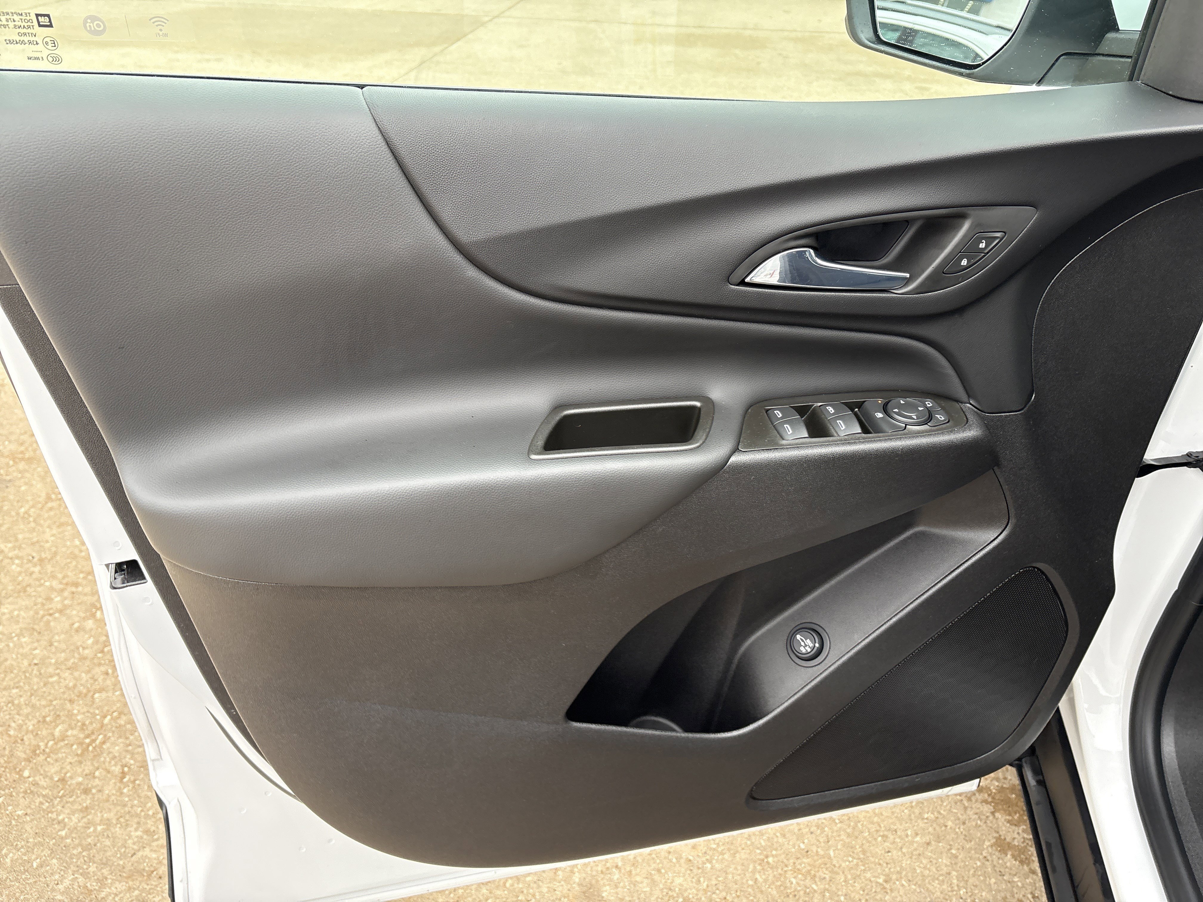 Used 2024 Chevrolet Equinox LT w/ LPO, Floor Liner Package FWD image 10