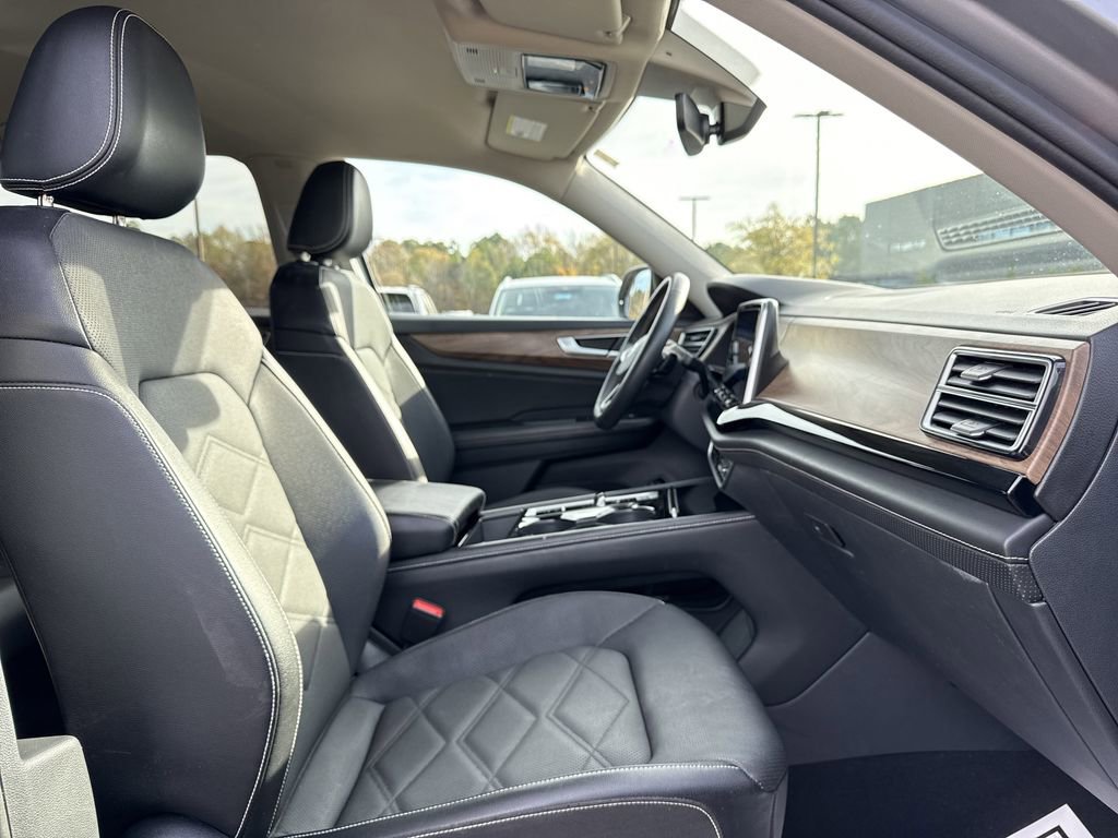 Used 2024 Volkswagen Atlas SE image 28